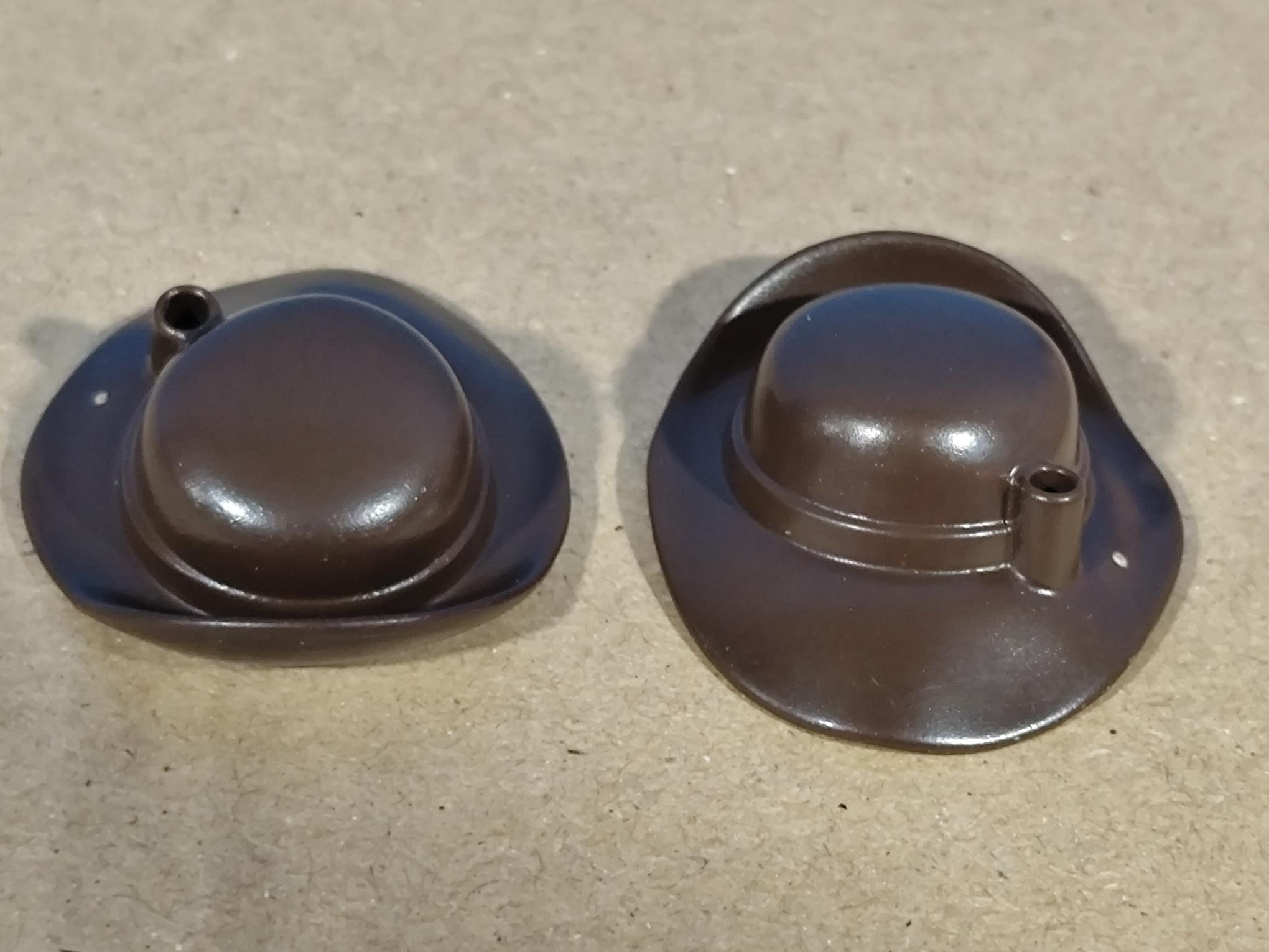 PLAYMOBIL 2X GORRO MARRON MOSQUETERO - 28/9/21