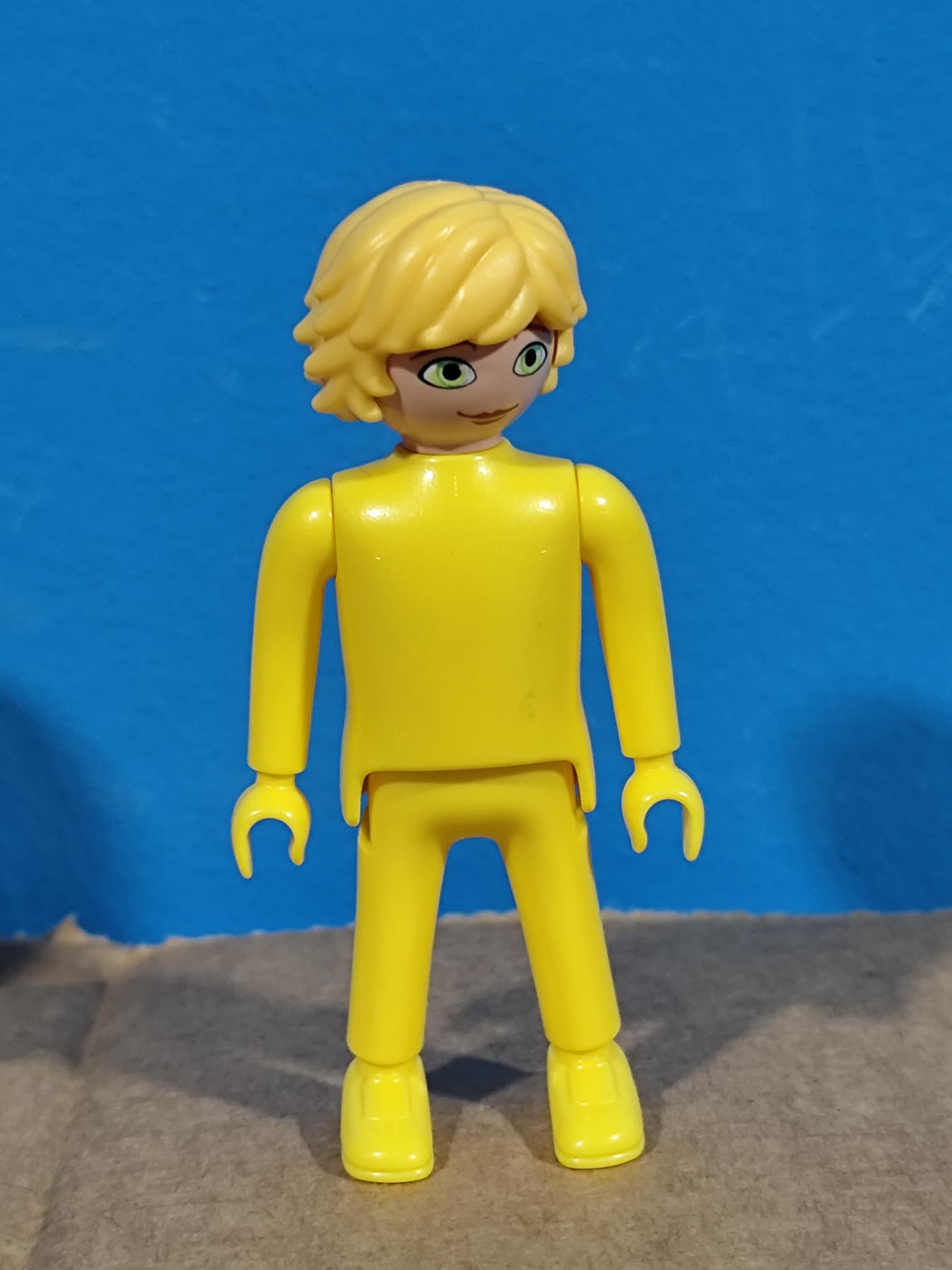 PLAYMOBIL ADRIAN LADYBUG AMARILLO - 9/11/21