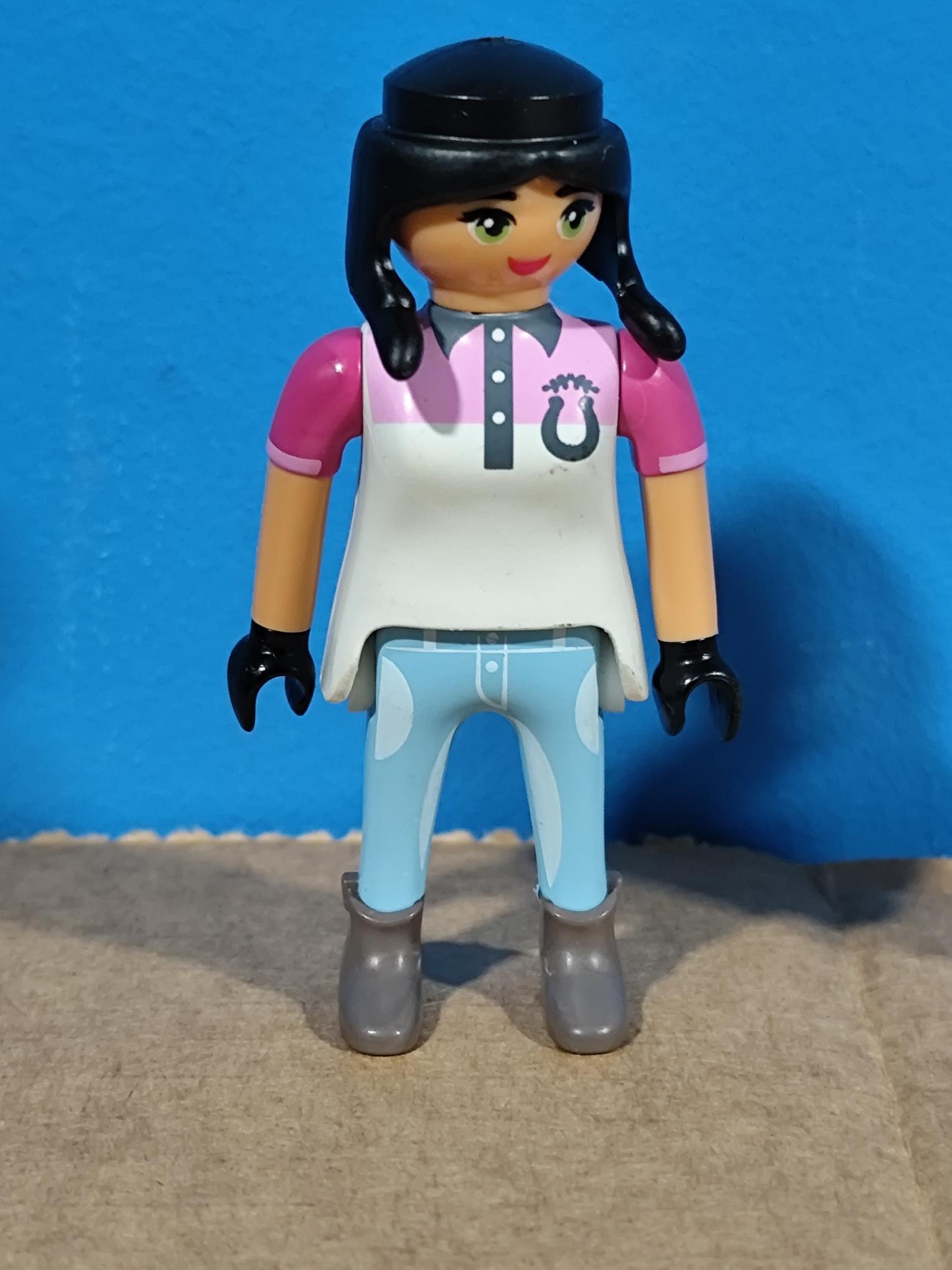 PLAYMOBIL TRABAJADORA RANCHO - 9/11/21