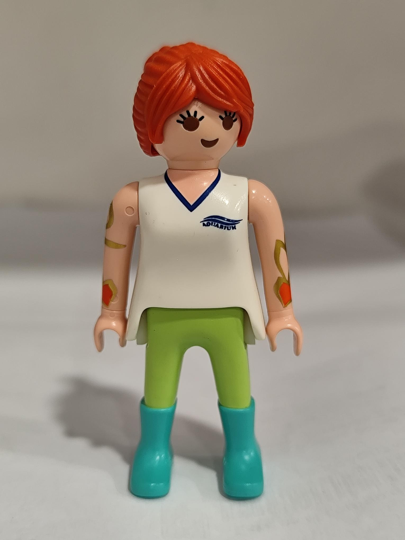 PLAYMOBIL FIGURA TRABAJADORA AQUARIUM - 18/5/25