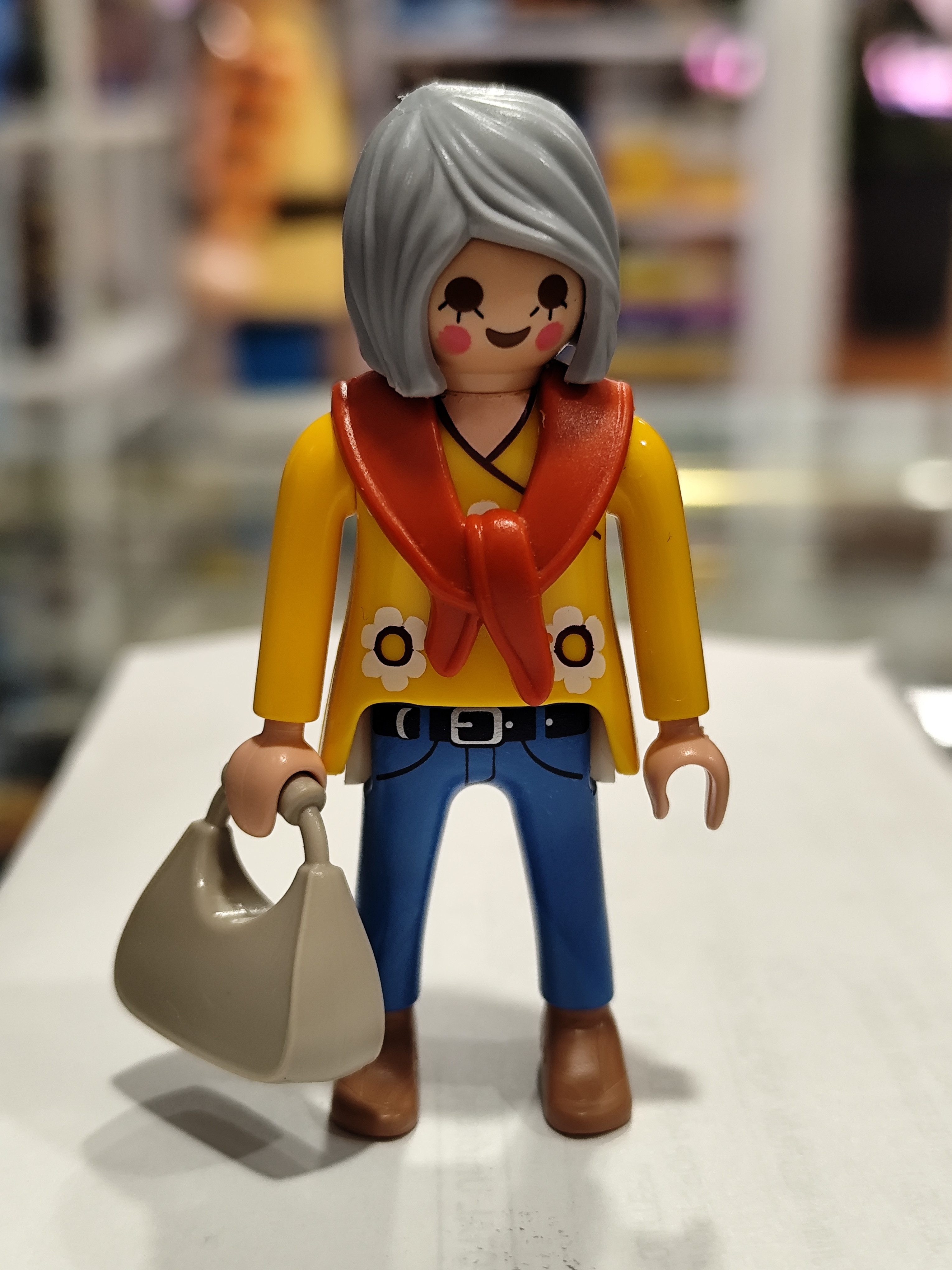 PLAYMOBIL ABUELA MODERNA CON BOLSO - 18/9/20