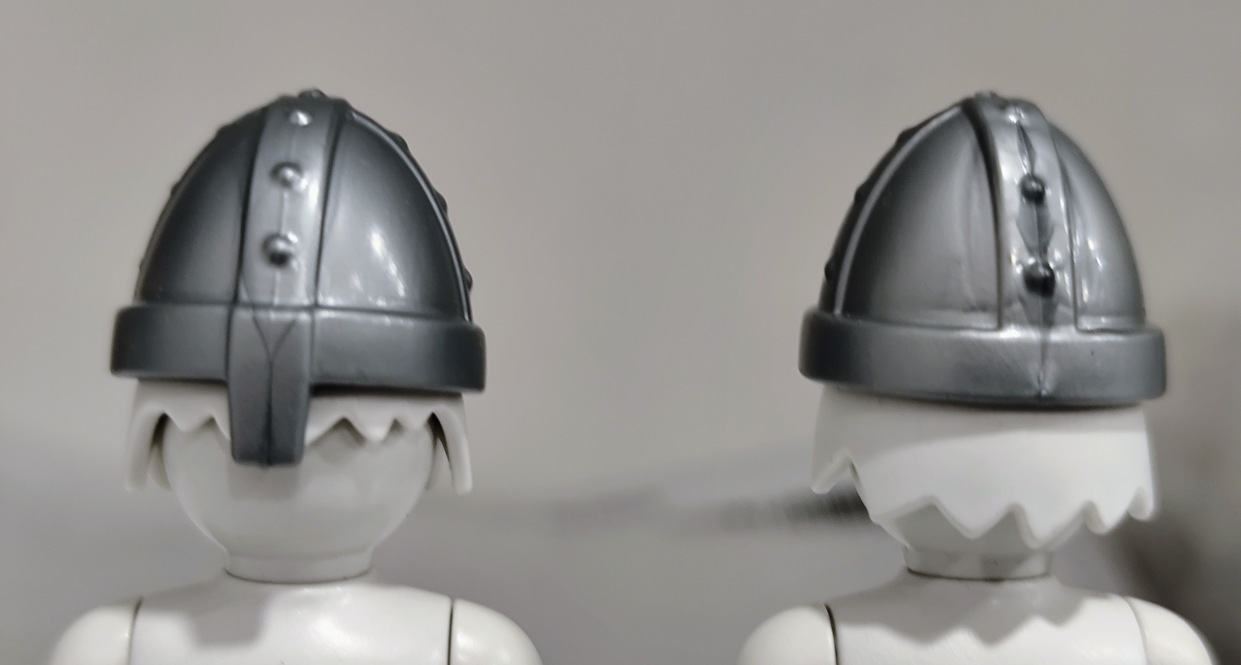 PLAYMOBIL 2X CASCO MEDIEVAL PLATA PROTECTOR NARIZ - 18/6/25