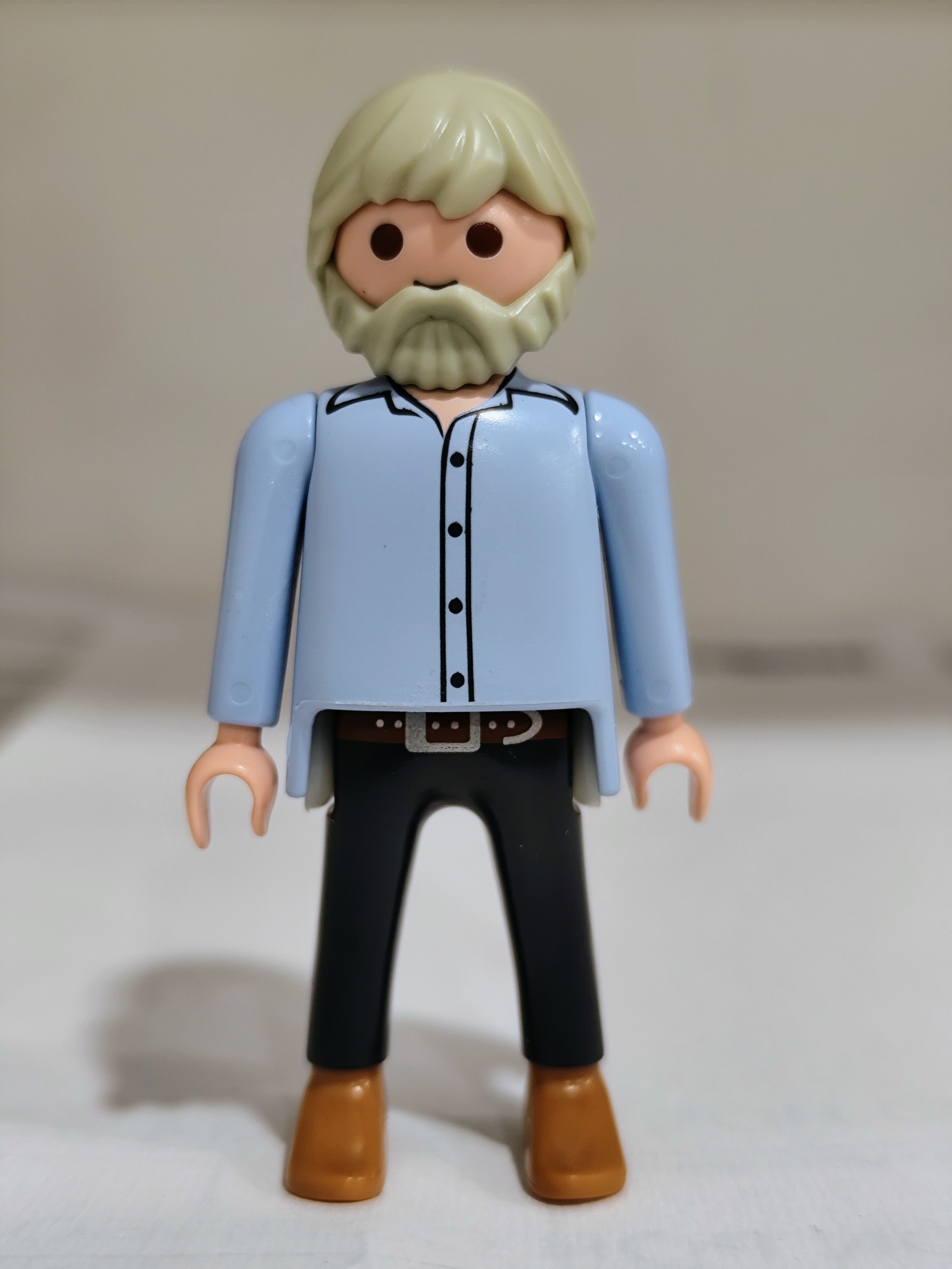 PLAYMOBIL FIGURA ABUELO MODERNO - 22/6/25