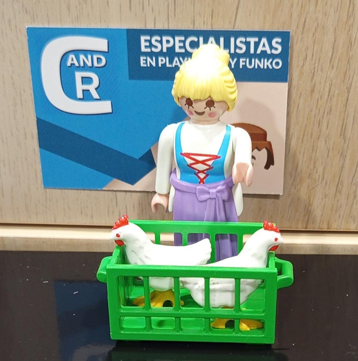 PLAYMOBIL ALDEANA CON GALLINAS EN CESTA , BELEN - 27/6/25