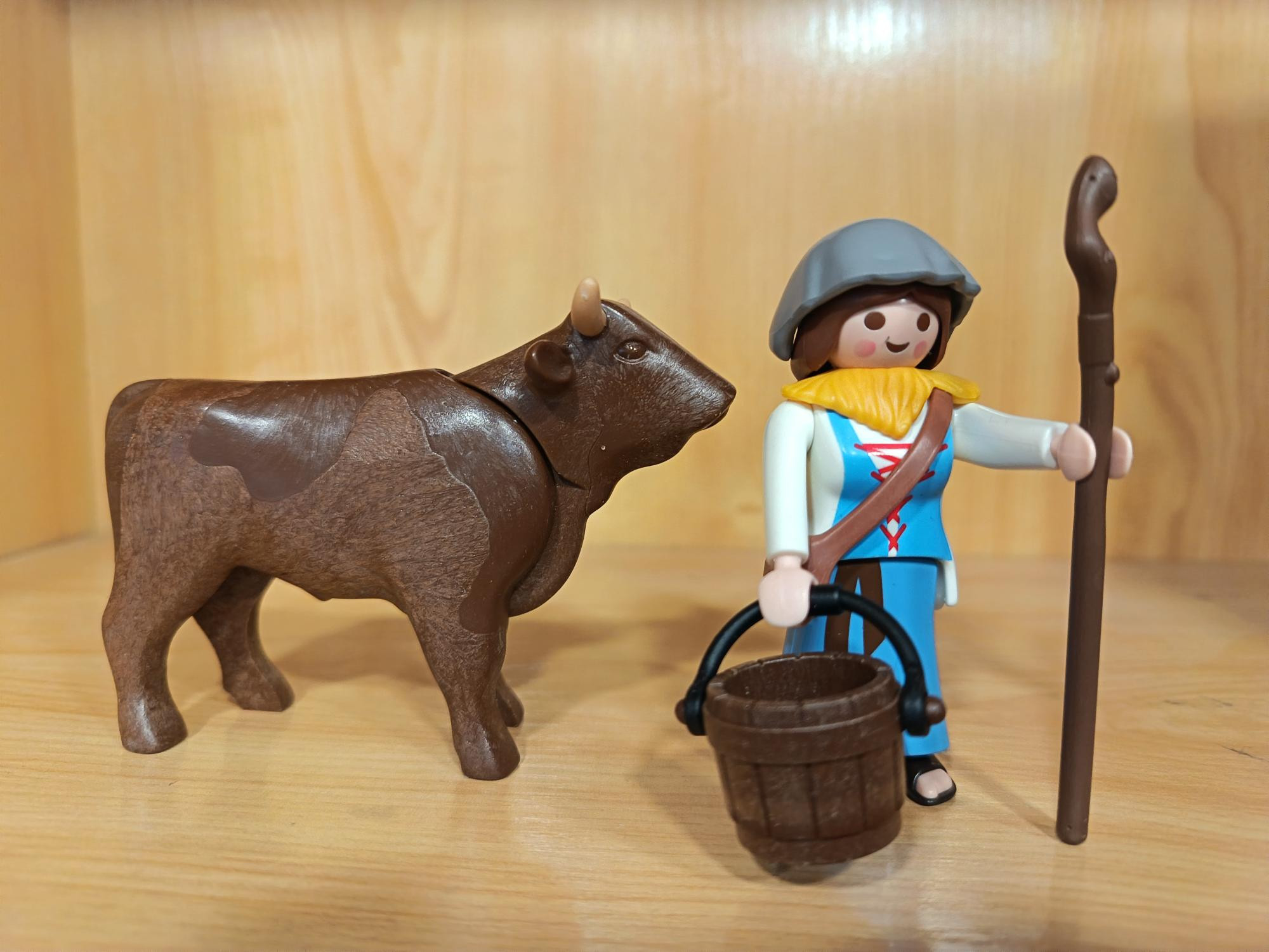 PLAYMOBIL ALDEANA CON BUEY , BELEN - 27/6/25