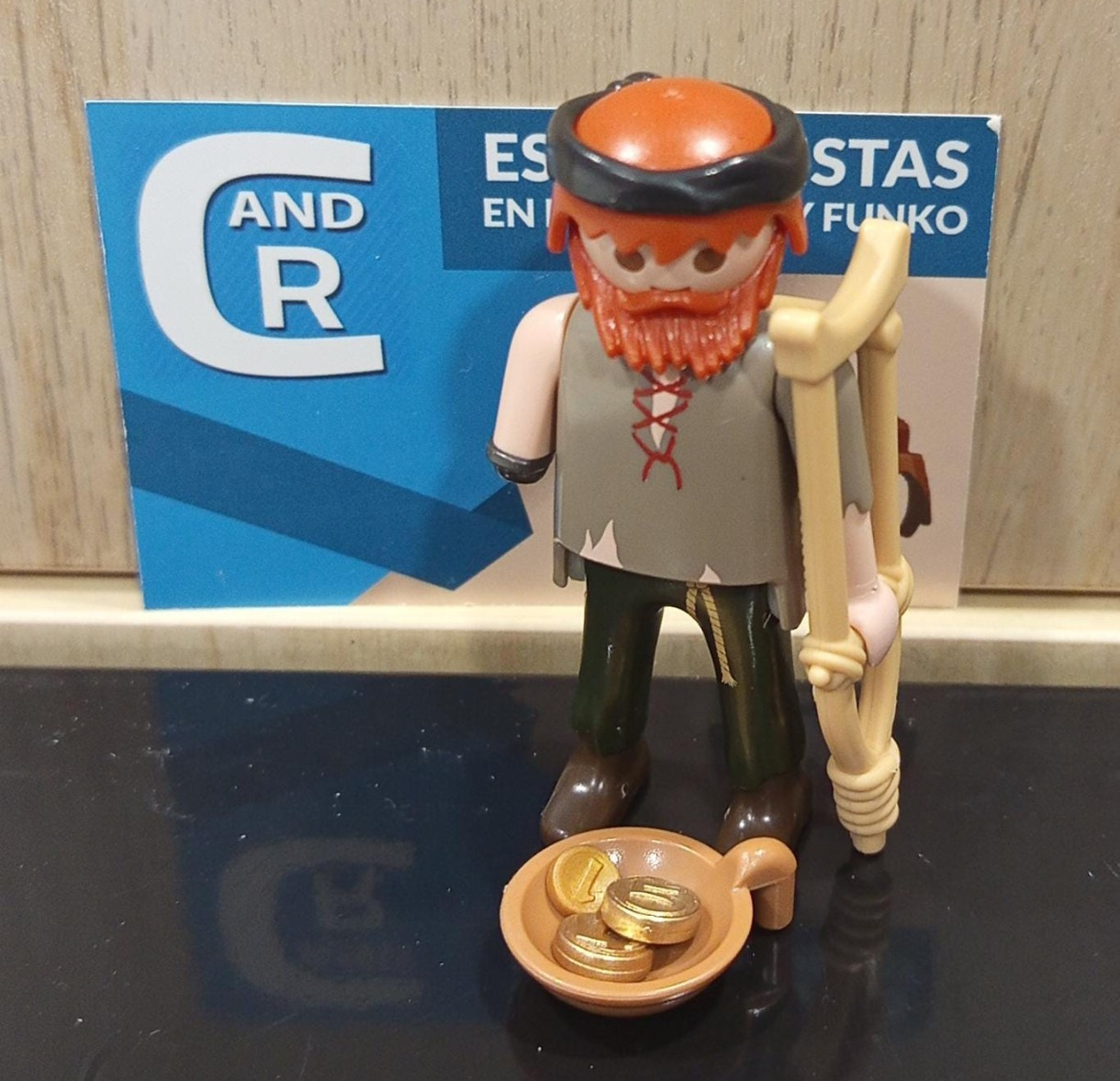 PLAYMOBIL ALDEANO , MENDIGO MANCO CON MULETA , BELEN - 27/6/25