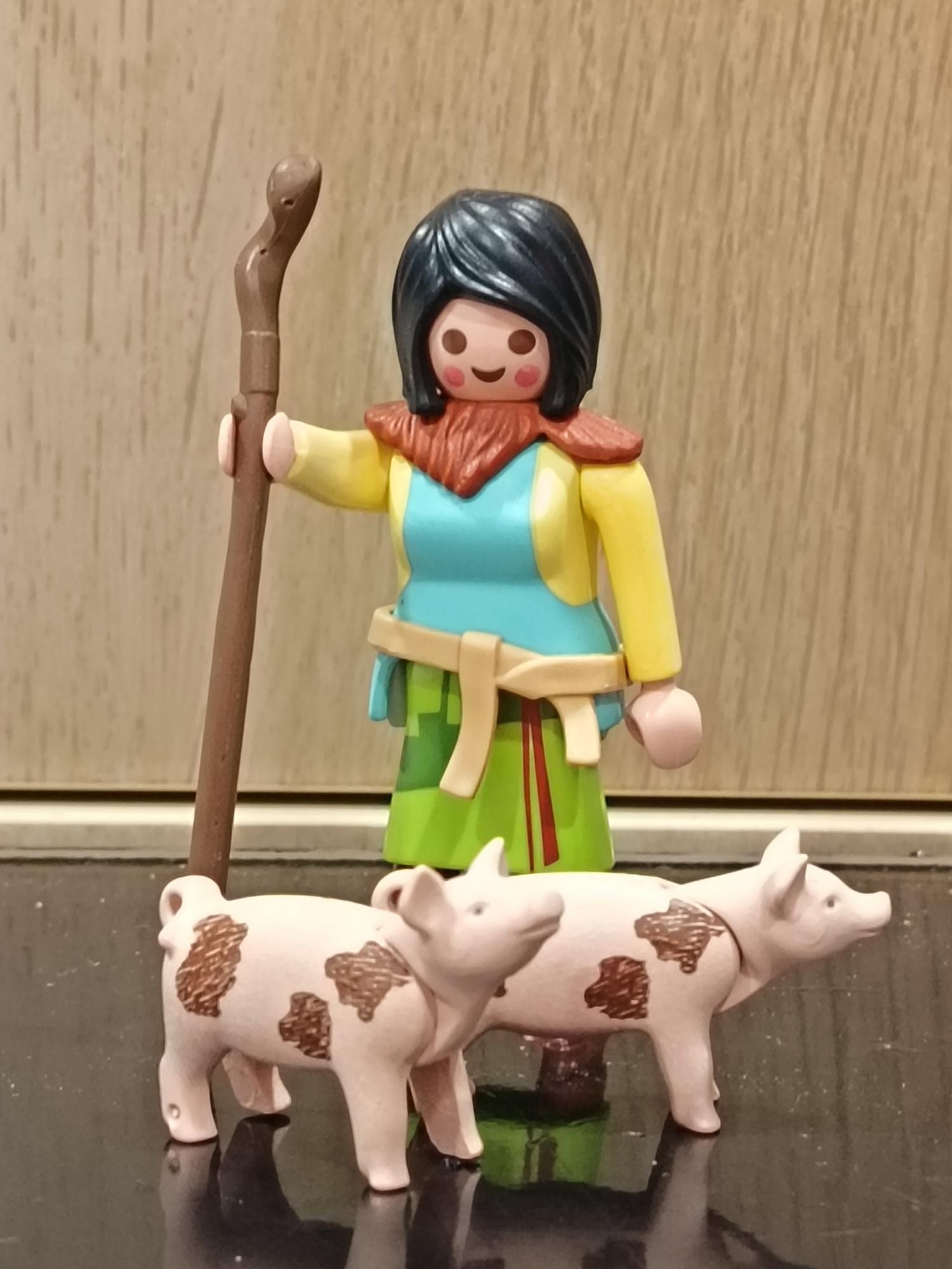 PLAYMOBIL ALDEANA PASTORA CON CERDITOS , BELEN - 10/7/25