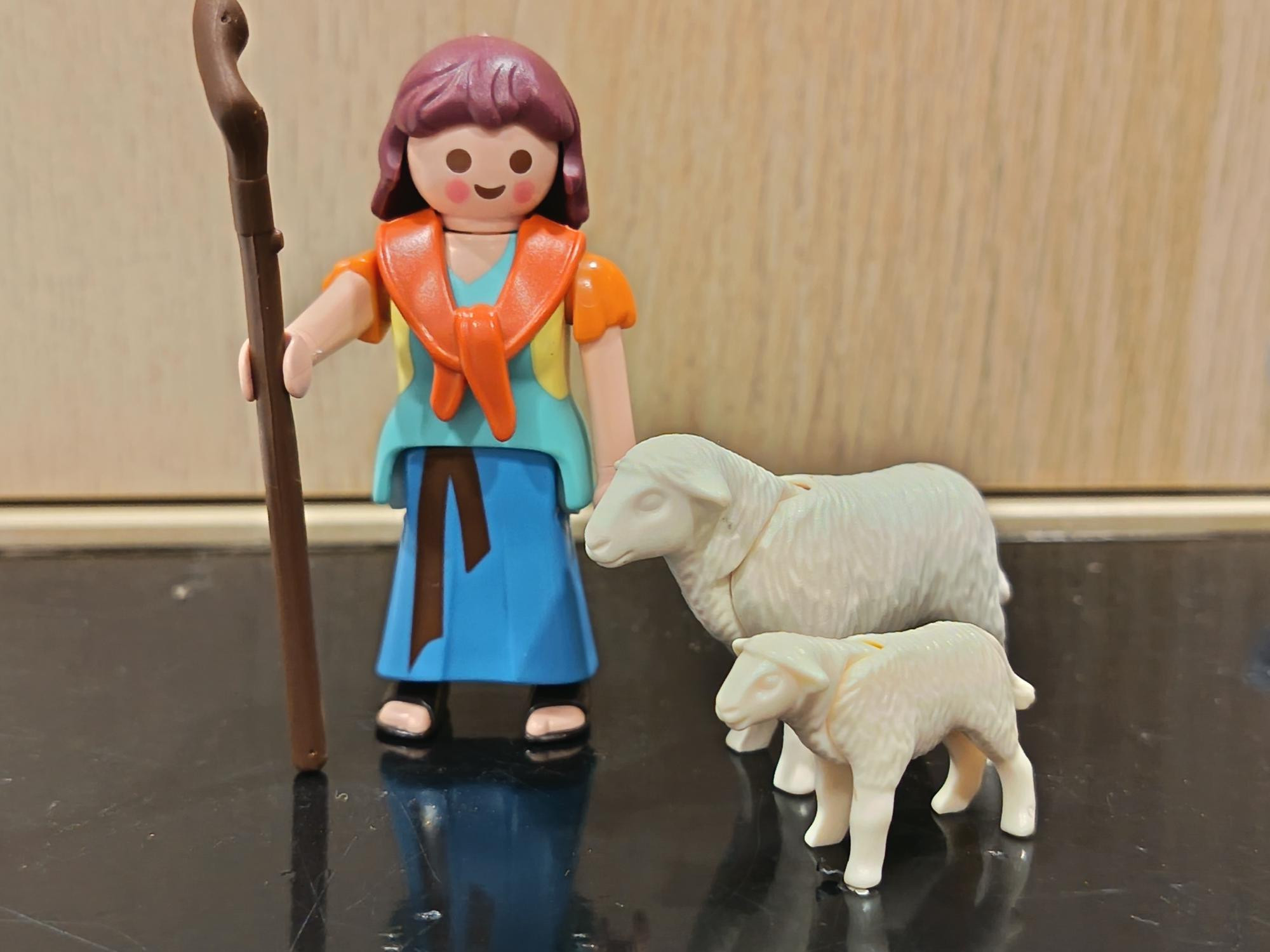 PLAYMOBIL ALDEANA PASTORA CON OVEJAS , BELEN - 10/7/25