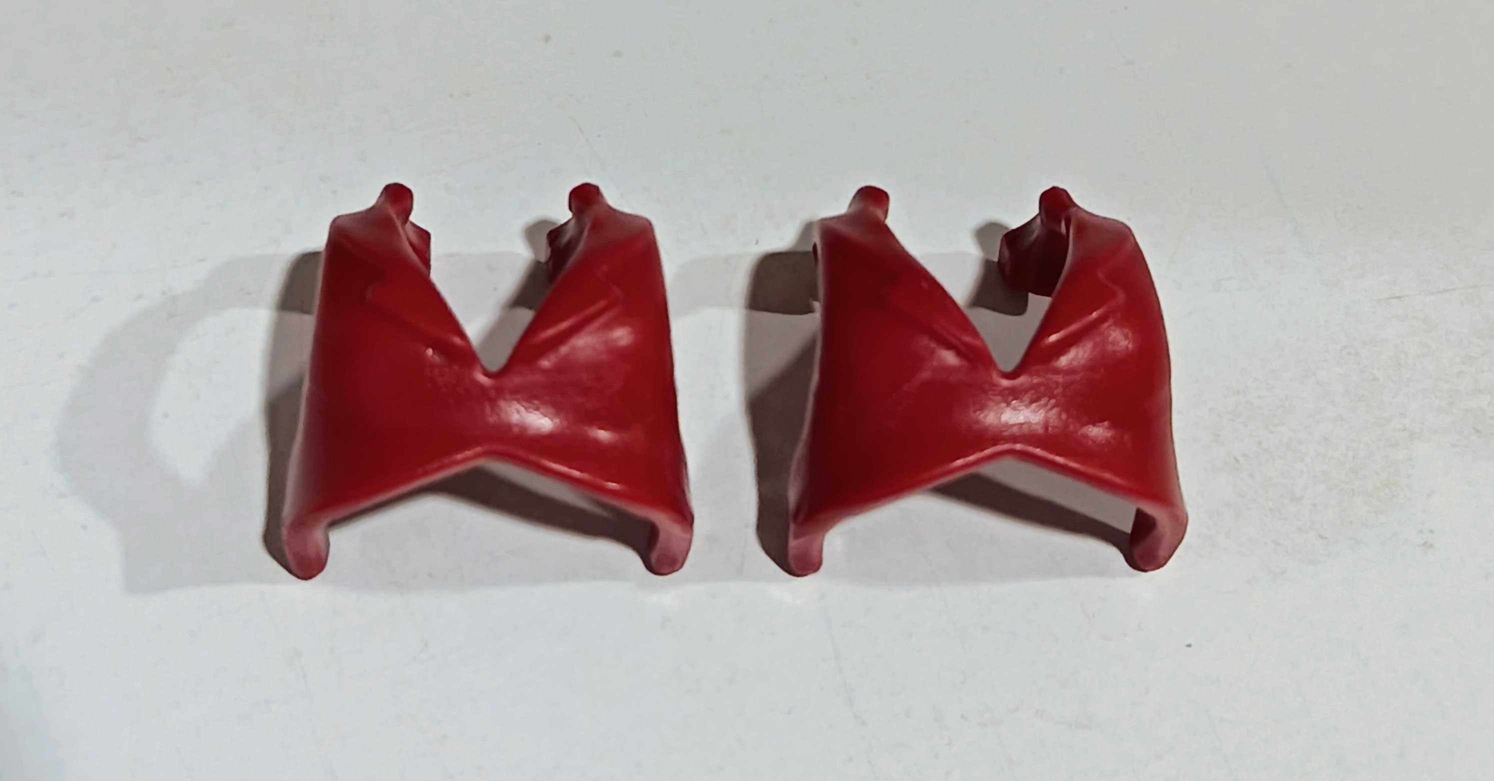PLAYMOBIL 2X TOP , SUJETADOR ROJO - 21/8/25