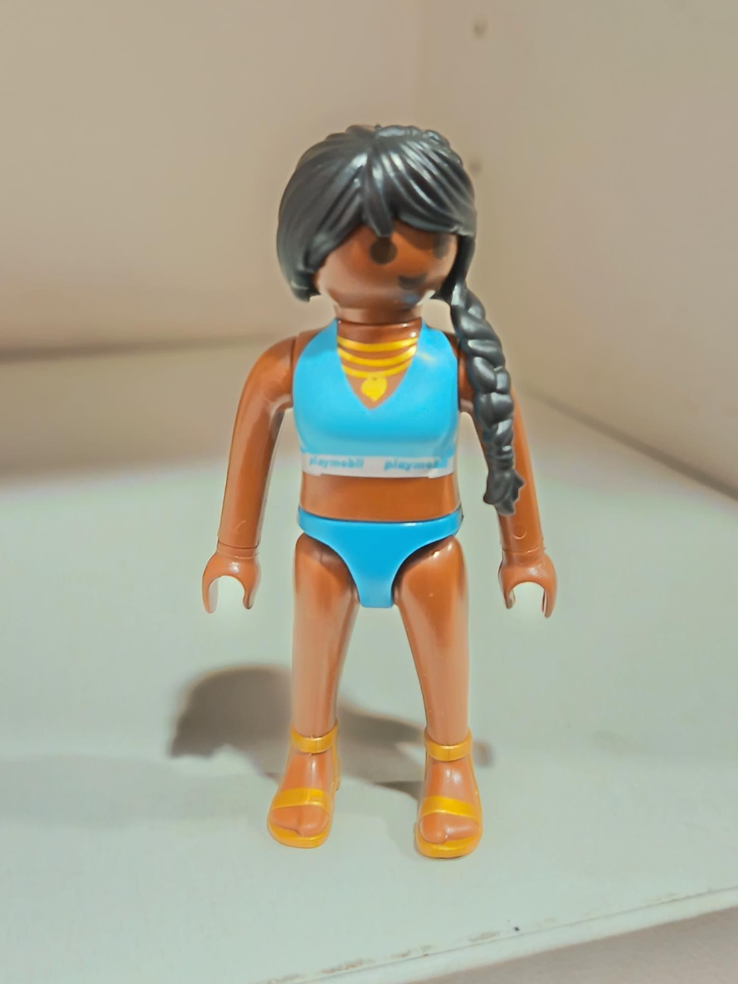 PLAYMOBIL MUJER NEGRA EN BAÑADOR Y BAILARINAS - 21/8/25