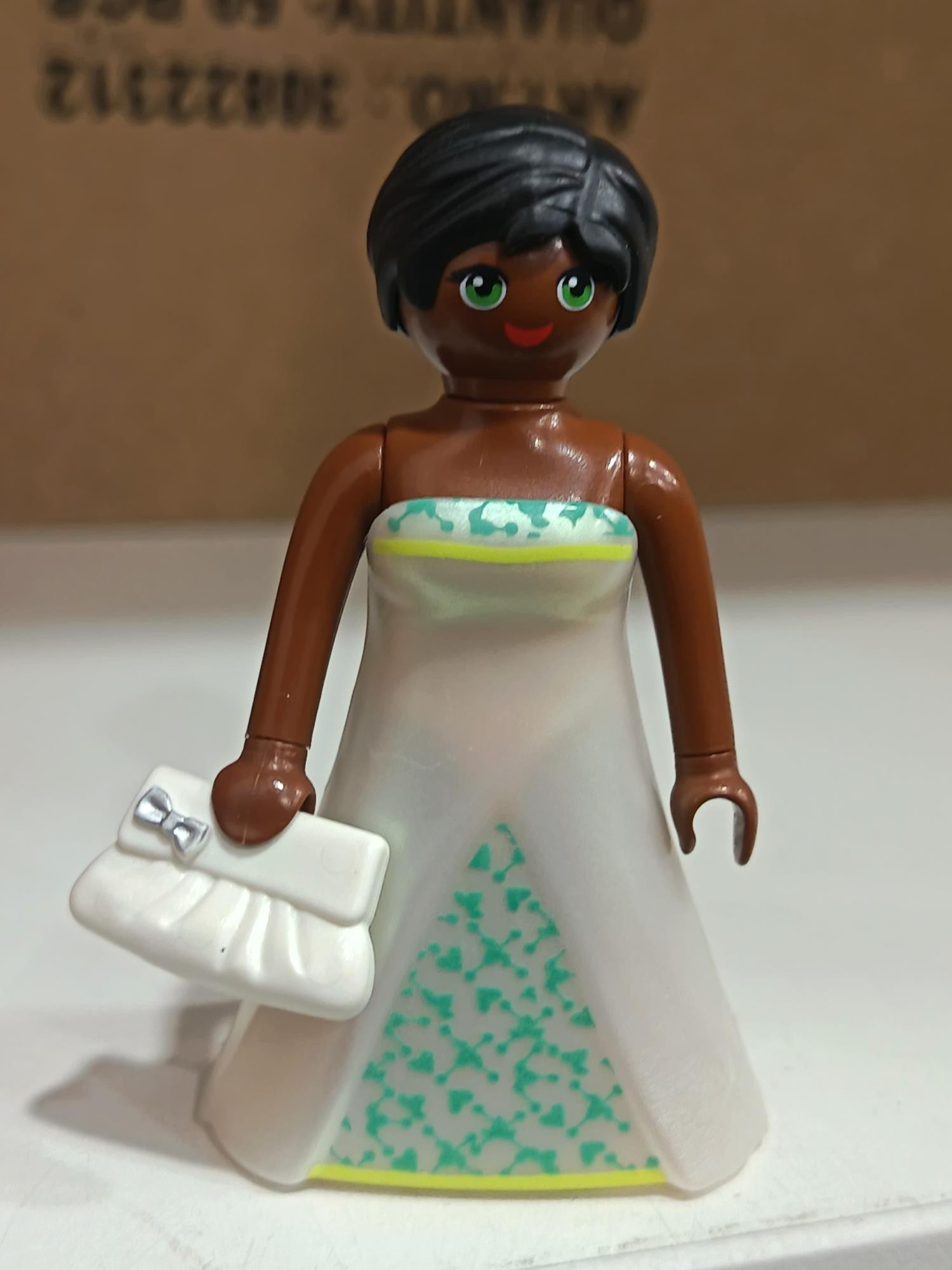 PLAYMOBIL MUJER NEGRA CON VESTIDO DE FIESTA 1 - 28/8/25