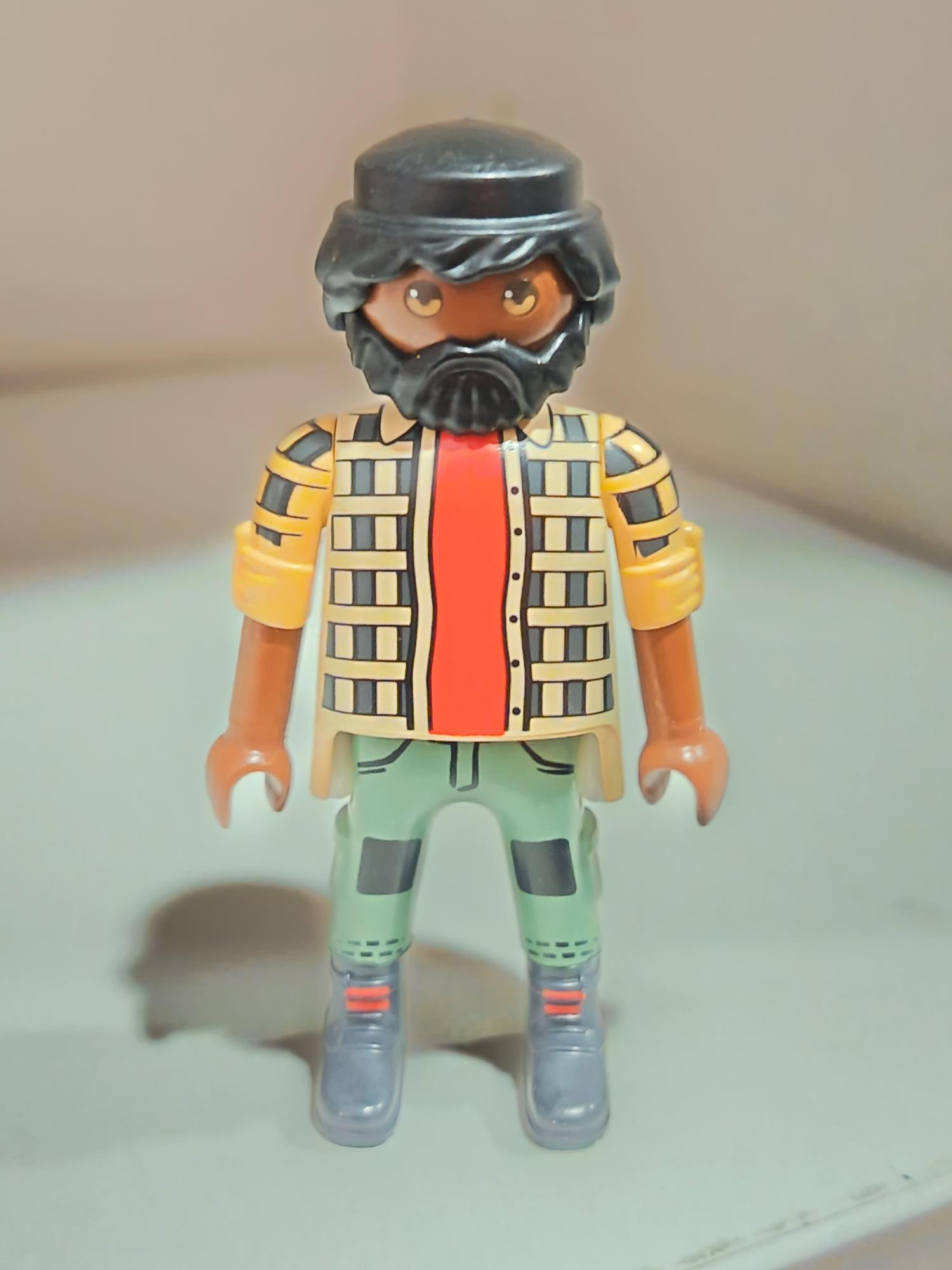 PLAYMOBIL FIGURA EXPLORADOR NEGRO - 24/8/25