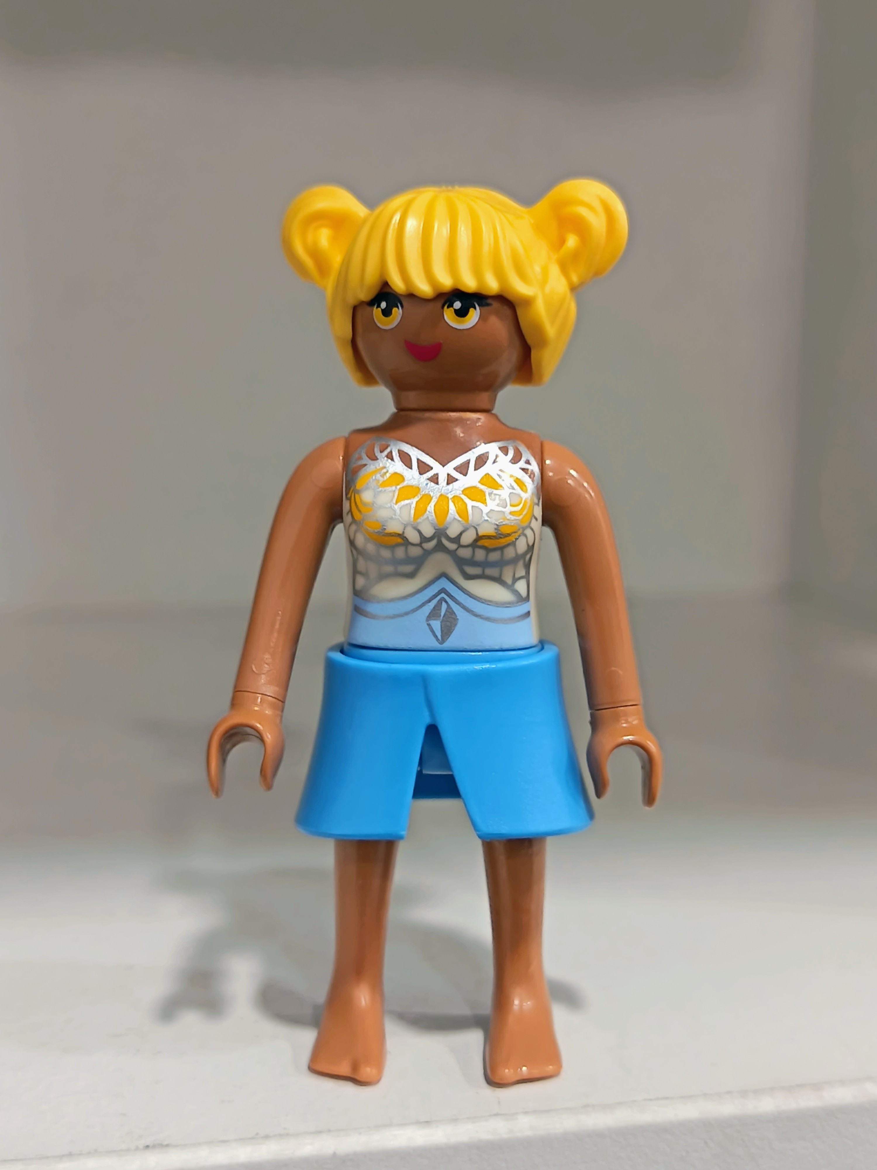 PLAYMOBIL CHICA RUBIA CON COLETAS - 10/9/25