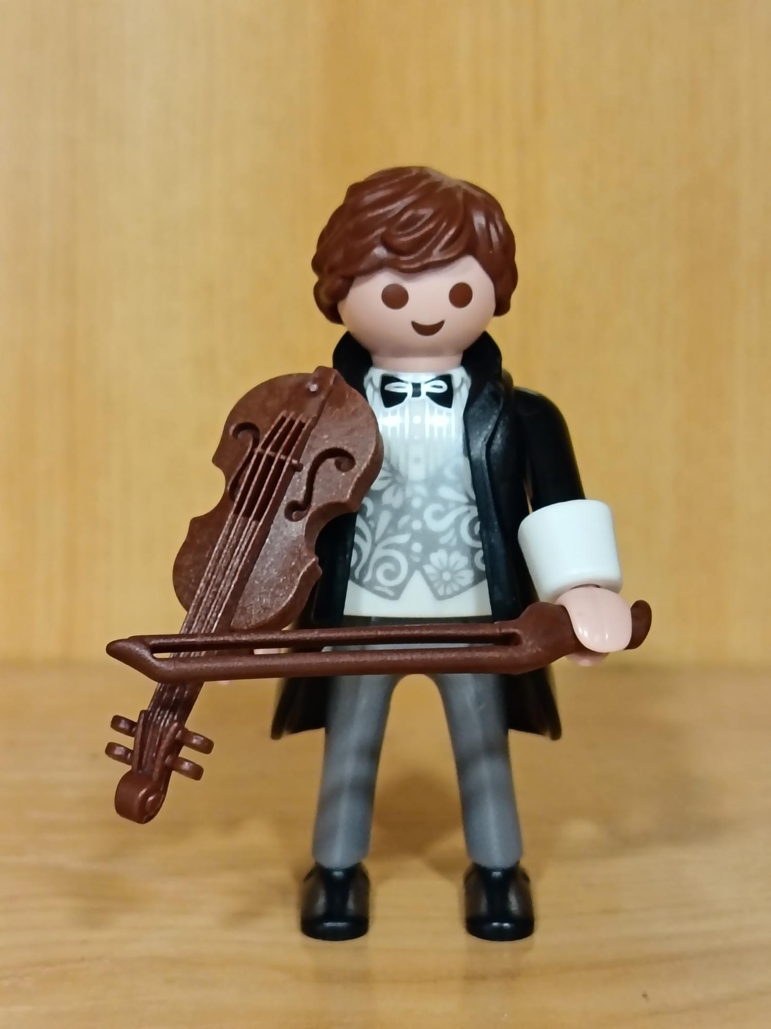 PLAYMOBIL FIGURA VIOLINISTA - 22/10/25