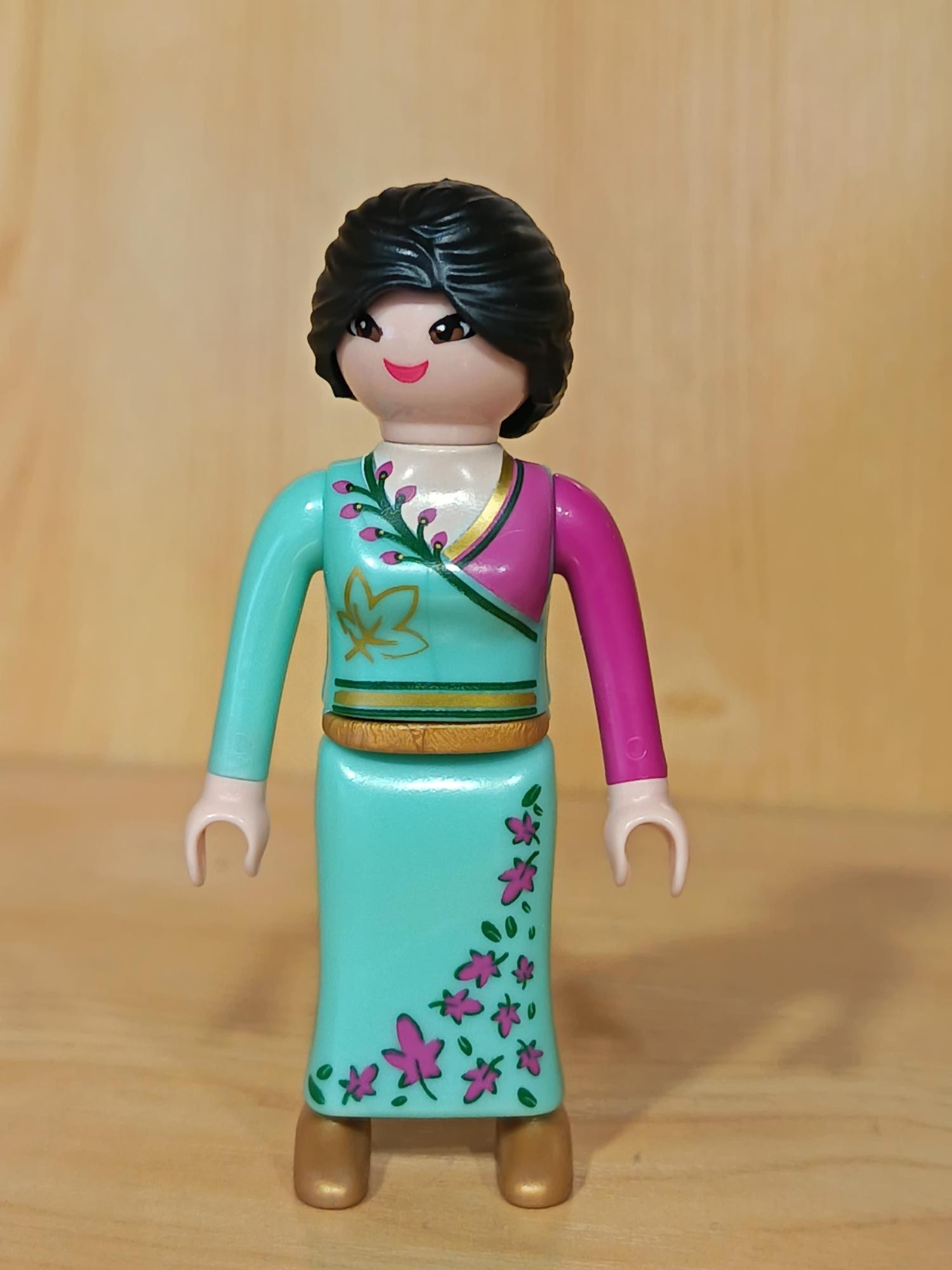 PLAYMOBIL FIGURA CHICA ASIATICA - 22/10/25