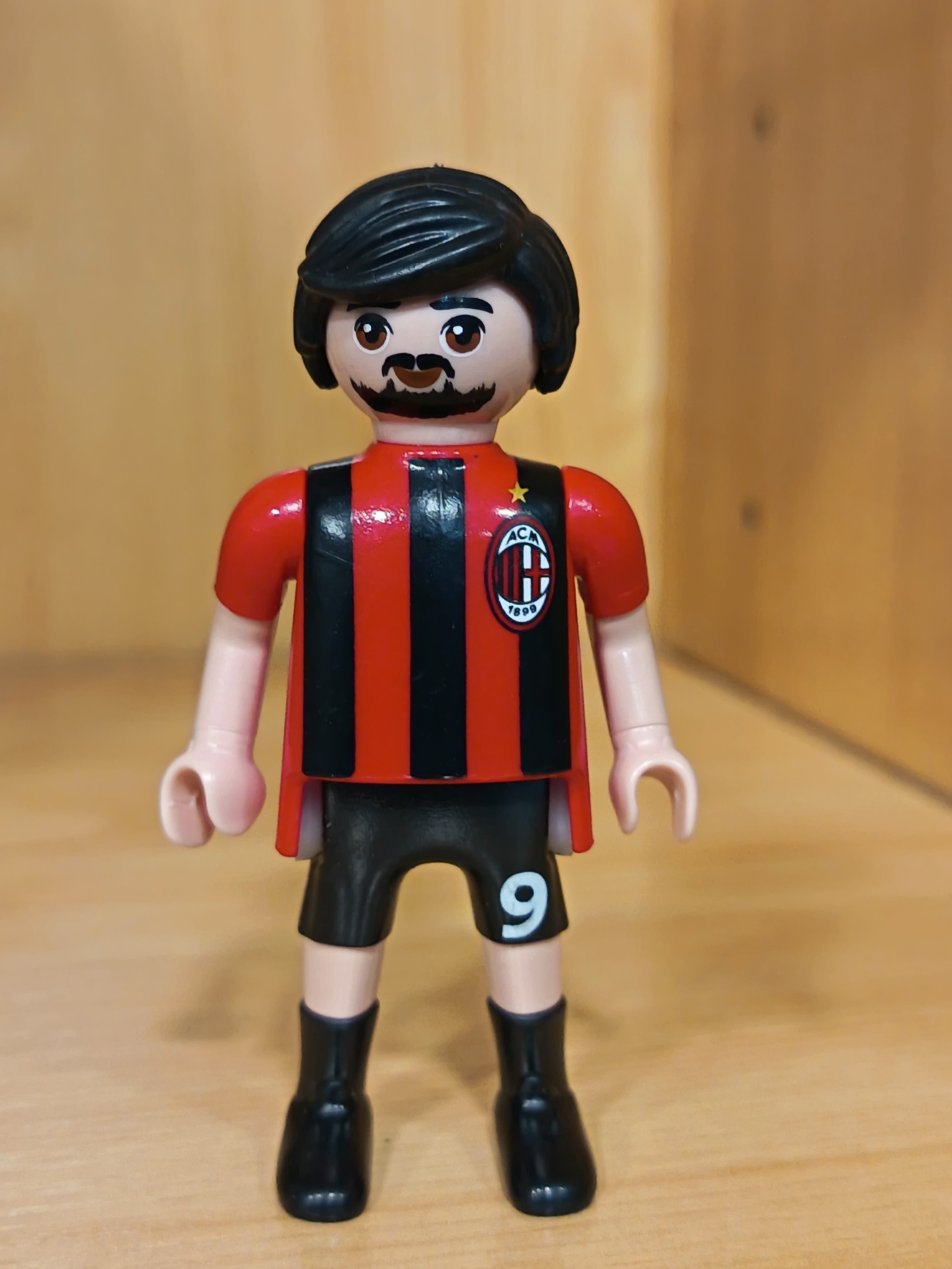 PLAYMOBIL JUGADOR FUTBOL DEL MILAN - 20/11/25