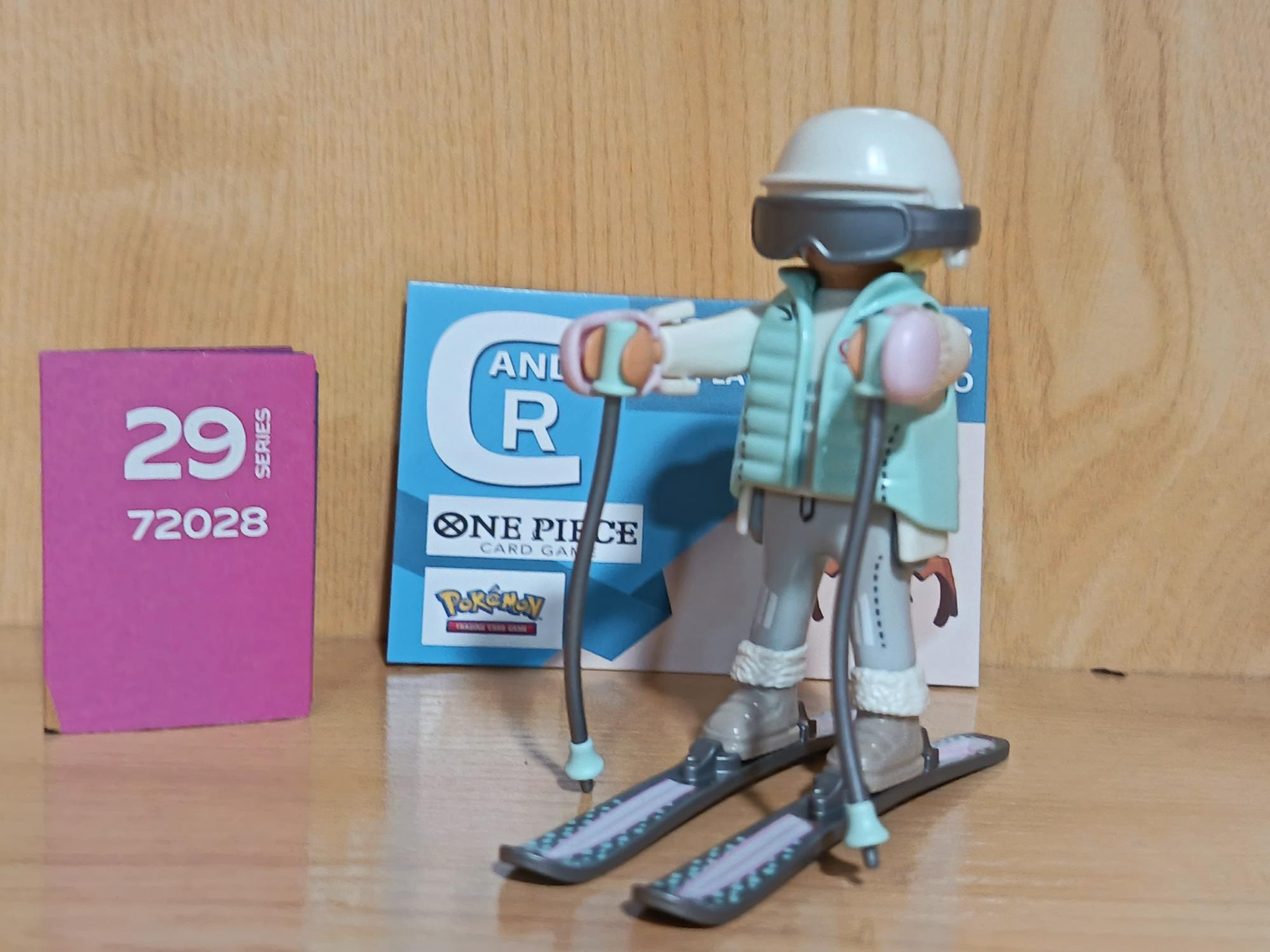 PLAYMOBIL SERIE 29 - MUJER ESQUIADORA