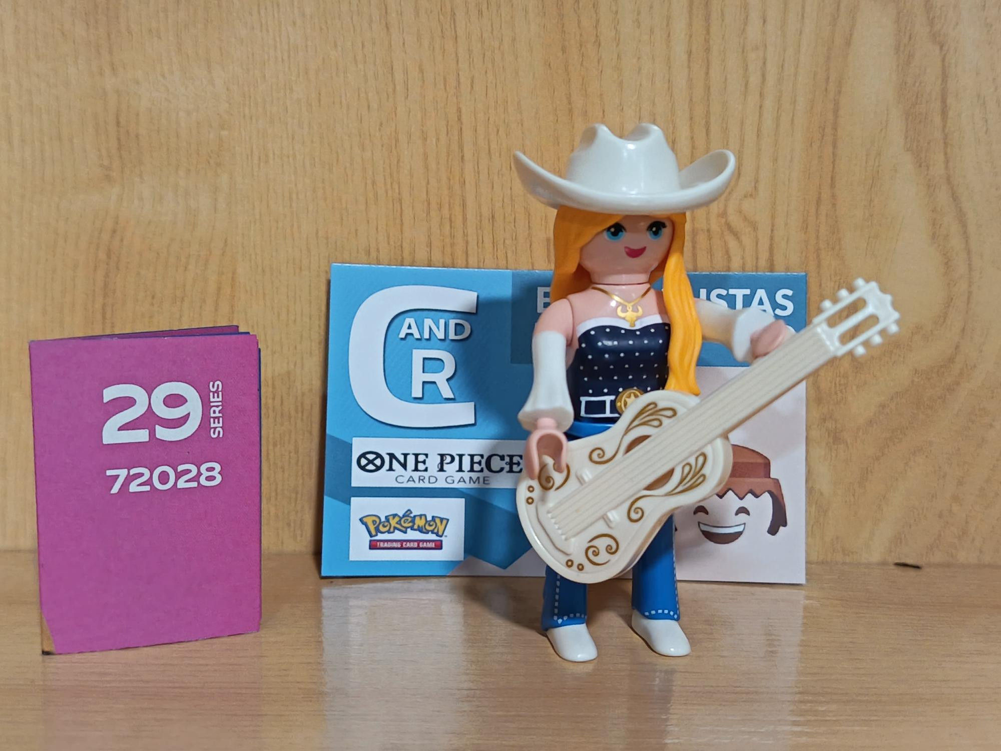PLAYMOBIL SERIE 29 - MUJER CON GUITARRA