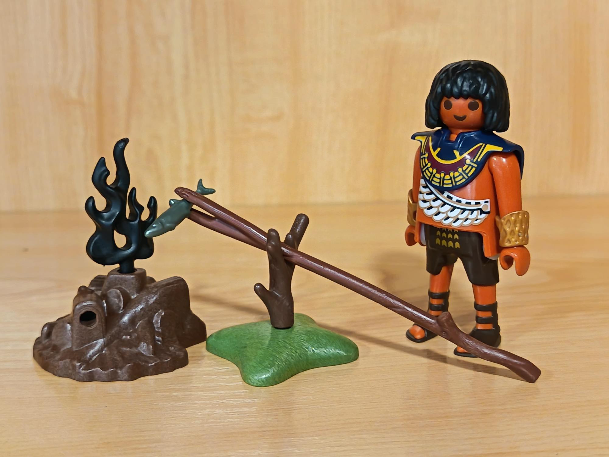 PLAYMOBIL ALDEANO EGIPCIO COCINANDO UN PEZ , BELEN - 5/10/15