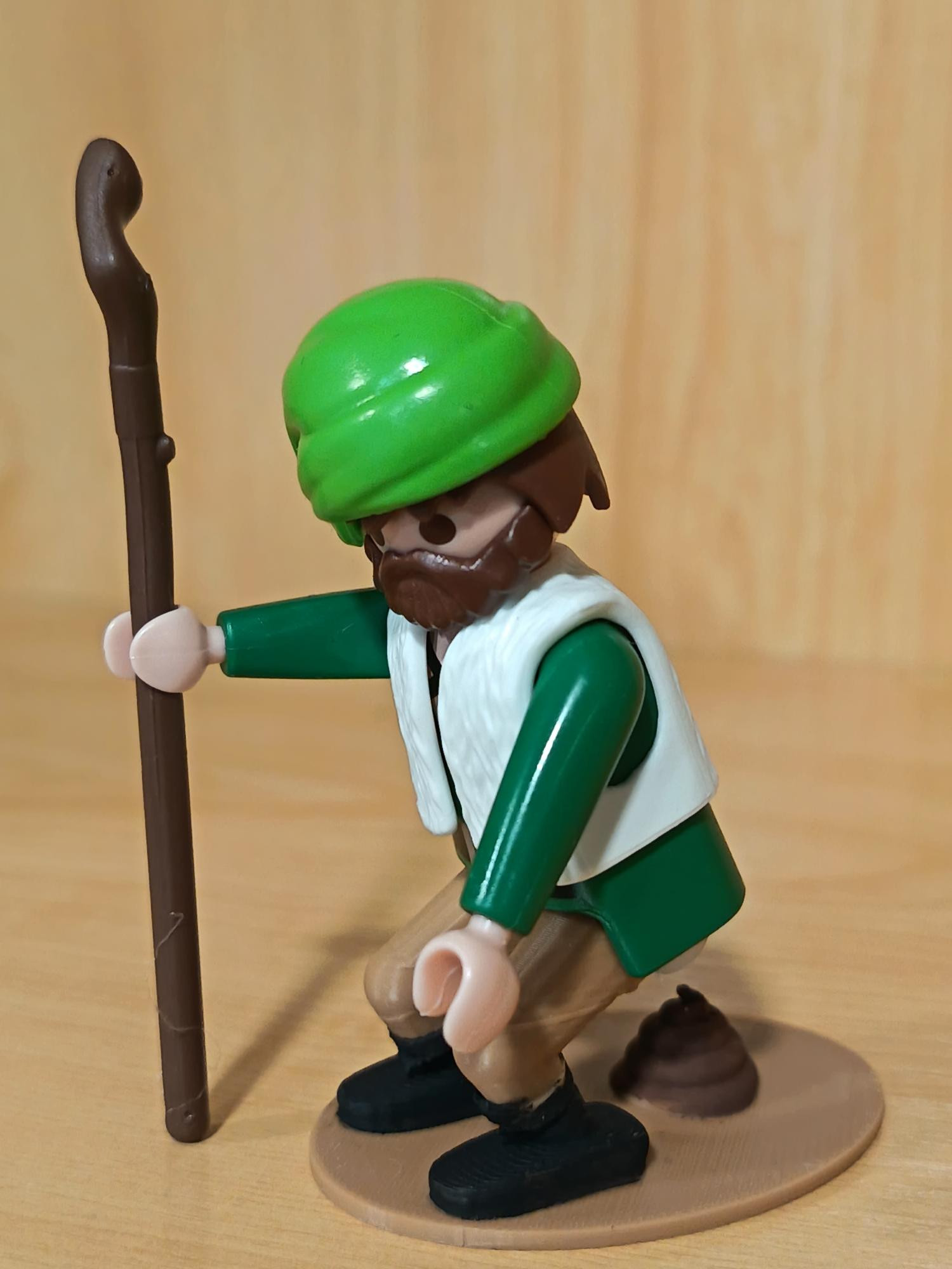 PLAYMOBIL FIGURA CAGANER BARBA MARRON Y GORRO VERDE , BELEN