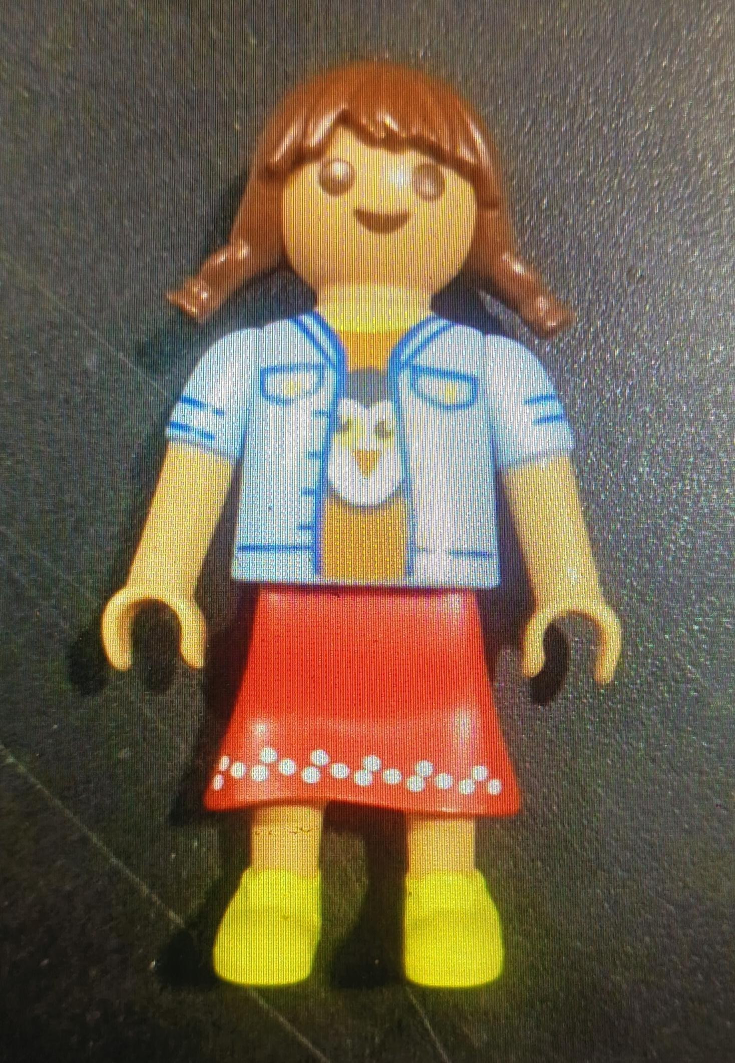 PLAYMOBIL NIÑA CON COLETAS - 14/7/20