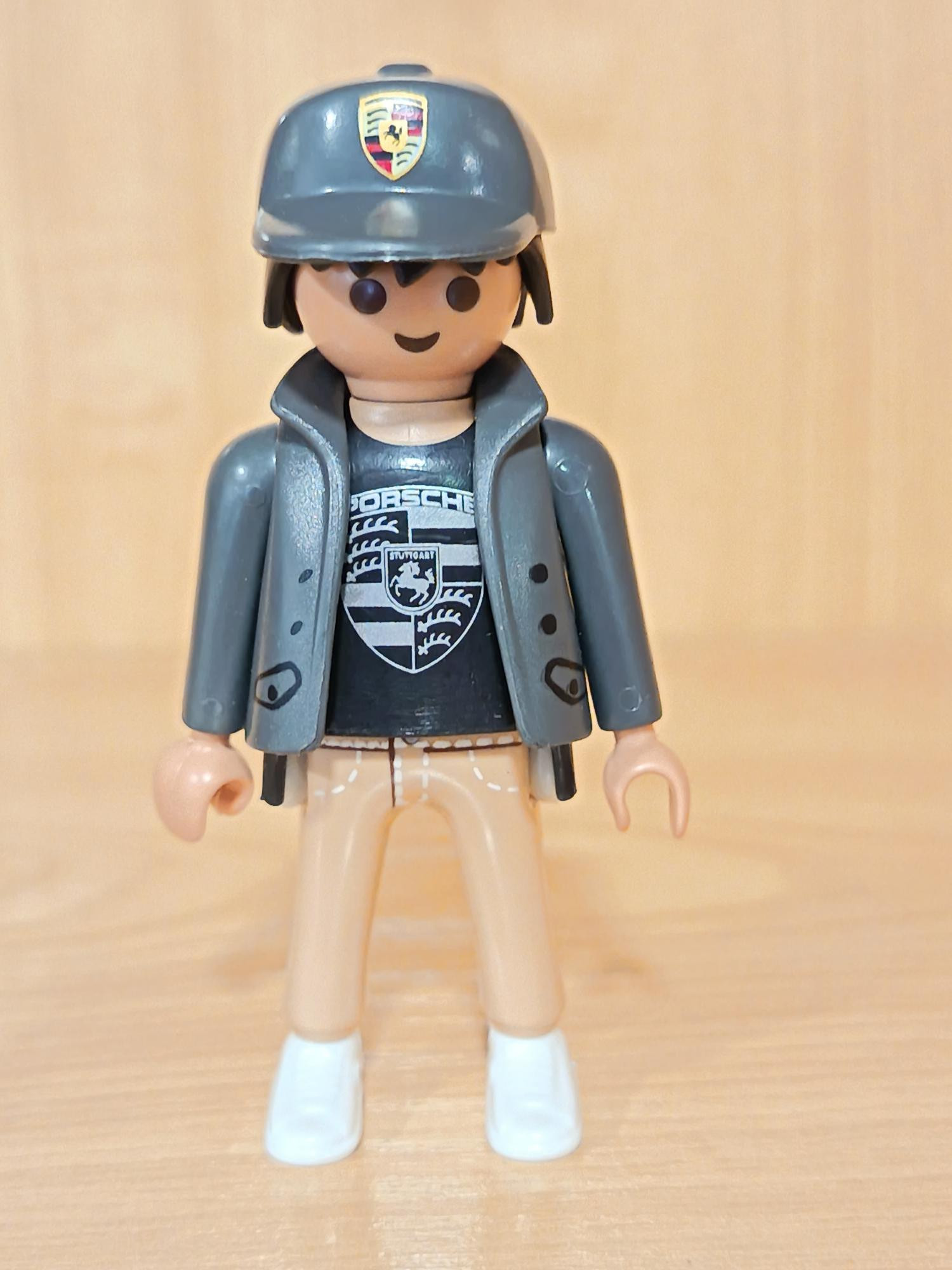 PLAYMOBIL FIGURA PORSCHE CON GORRA - 29/9/20