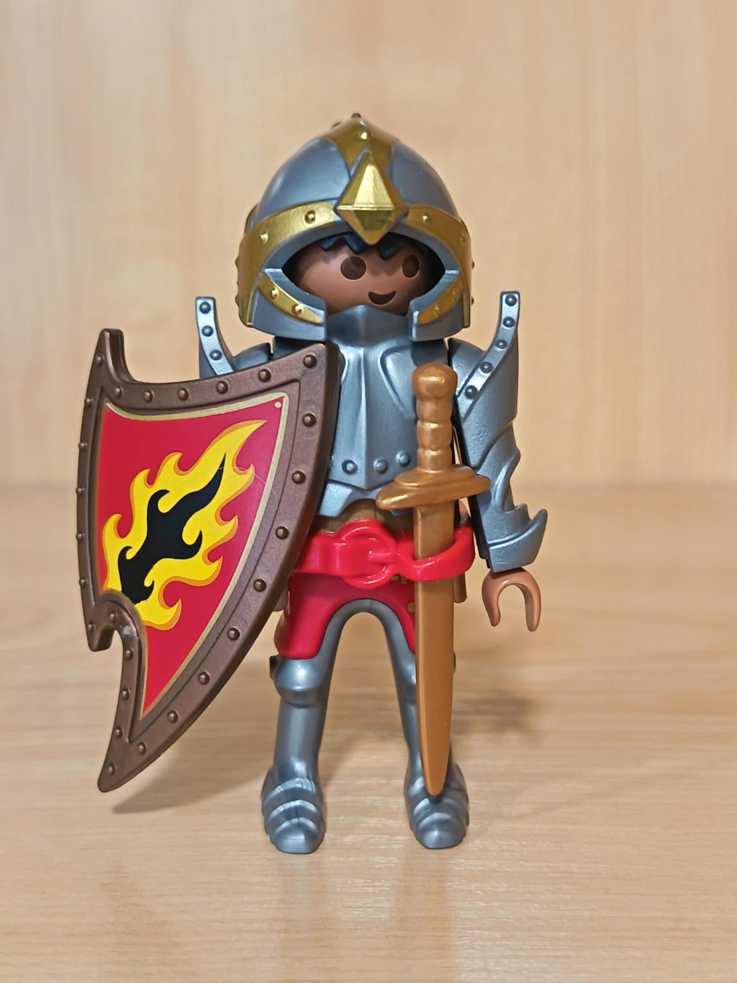 PLAYMOBIL NUEVO GUERRERO MEDIEVAL DEL FUEGO - 21/5/26