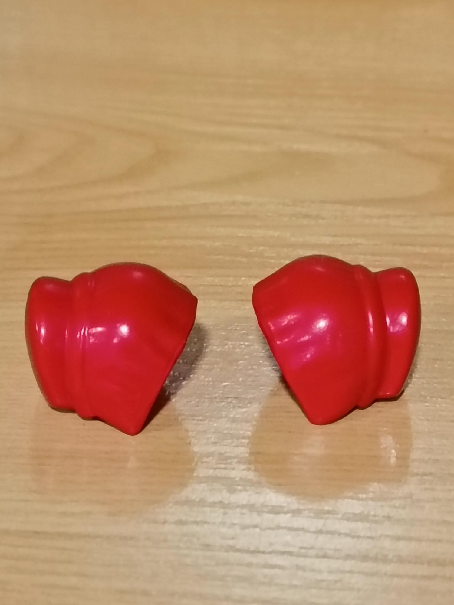 PLAYMOBIL 2X GORRO ROJO ALDEANA , BELEN - 16 /6 /23