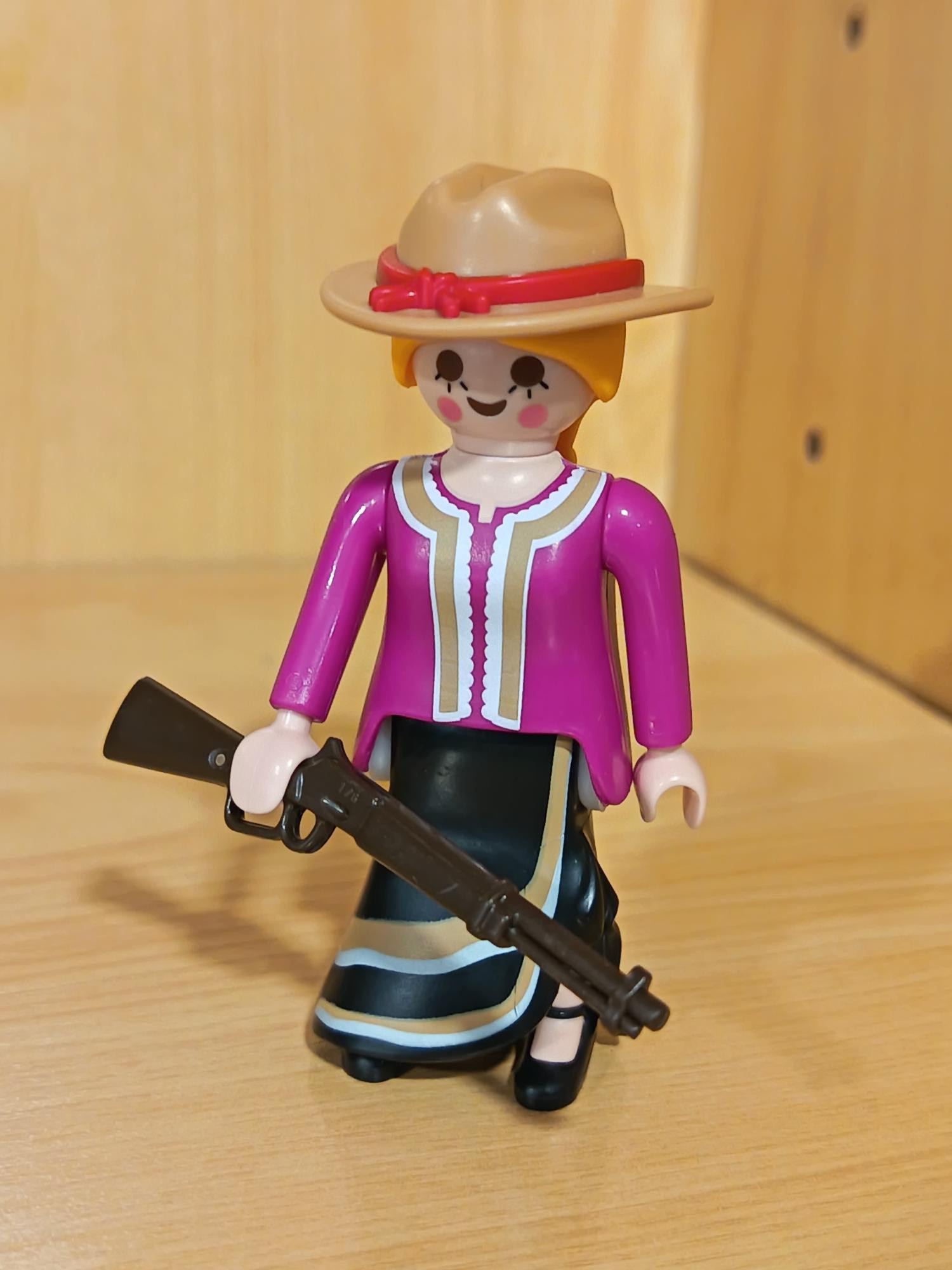 PLAYMOBIL MUJER DEL OESTE CON RIFLE - 13/6/26