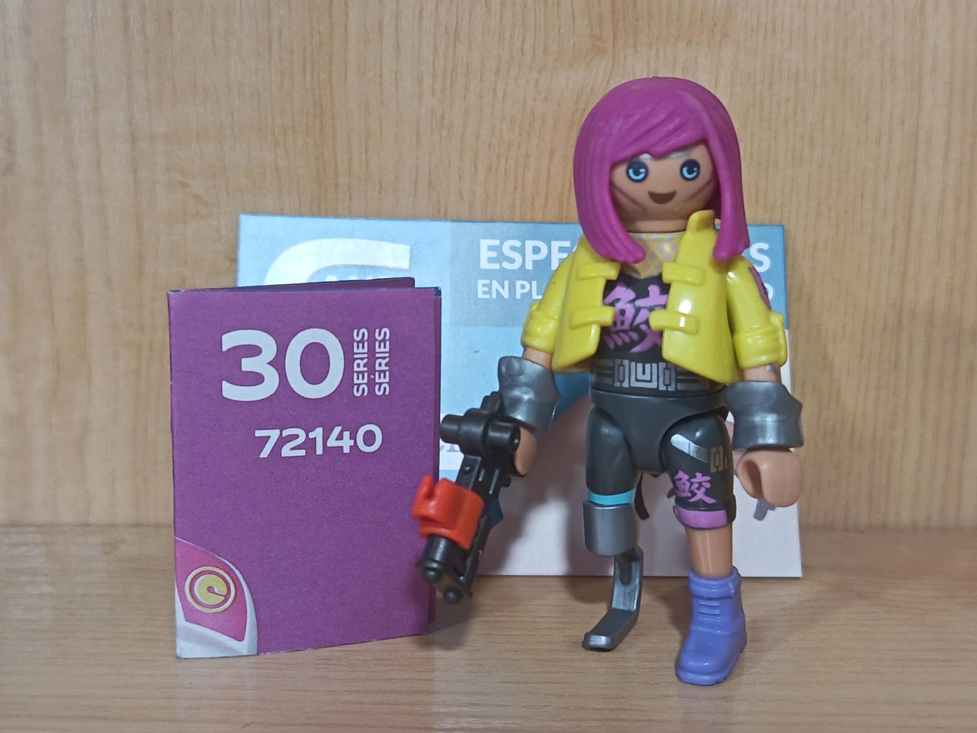 PLAYMOBIL CHICAS SERIE 30 - MUJER CYBERPUNK